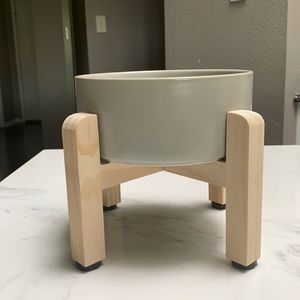 Elevated feeder dog bowl